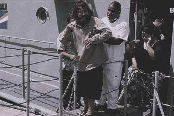 В Мексике арестован "Робинзон", который 13 месяцев провел в открытом море: рыбака обвиняют в каннибализме