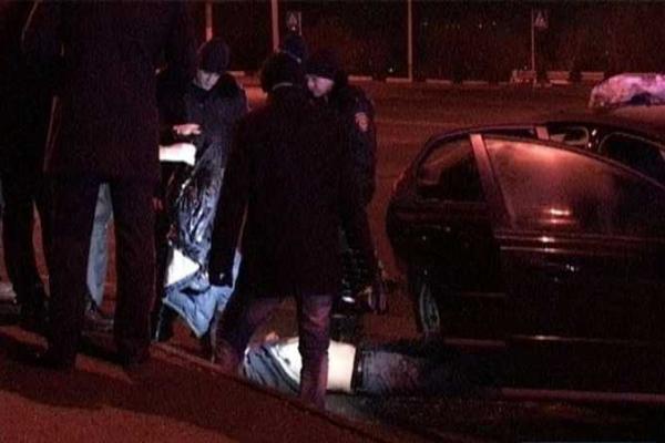 В Сеть попали фото последствий жестокого расстрела такси в Киеве. 18+ В Сеть попали фото последствий жестокого расстрела такси в Киеве. 18+