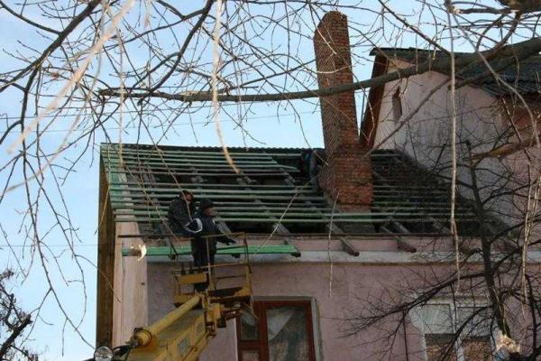Сотрудники полиции и бойцы ВСУ охраняют правопорядок в городе Счастье и противостоят многочисленным вражеским ДРГ  Сотрудники полиции и бойцы ВСУ охраняют правопорядок в городе Счастье и противостоят многочисленным вражеским ДРГ