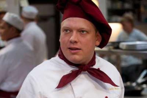 Актер комедийного сериала "Кухня" готовится к рождению первенца