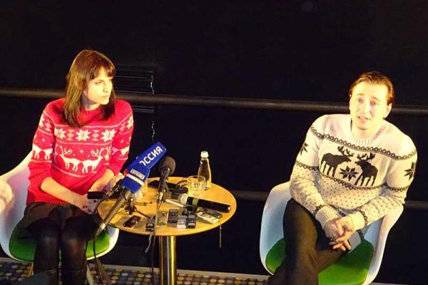 Актер Сергей Безруков вышел в свет с новой возлюбленной Актер Сергей Безруков вышел в свет с новой возлюбленной