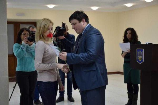 На Николаевщине 9 семьям военнослужащих вручили ключи от нового жилья На Николаевщине 9 семьям военнослужащих вручили ключи от нового жилья