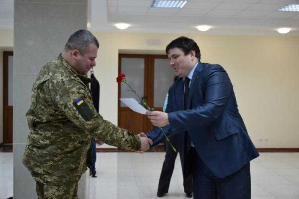 На Николаевщине 9 семьям военнослужащих вручили ключи от нового жилья На Николаевщине 9 семьям военнослужащих вручили ключи от нового жилья
