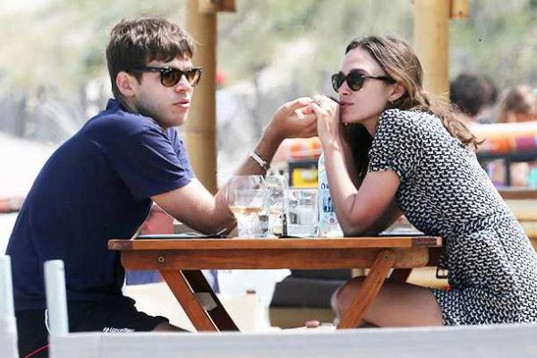 Британская актриса Кира Найтли перестала скрывать от публики свою дочь