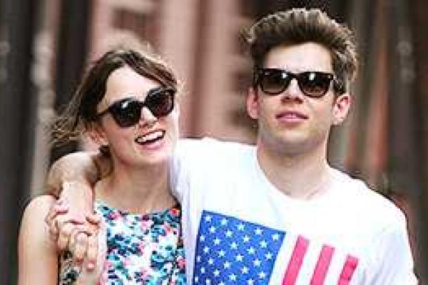 Британская актриса Кира Найтли перестала скрывать от публики свою дочь