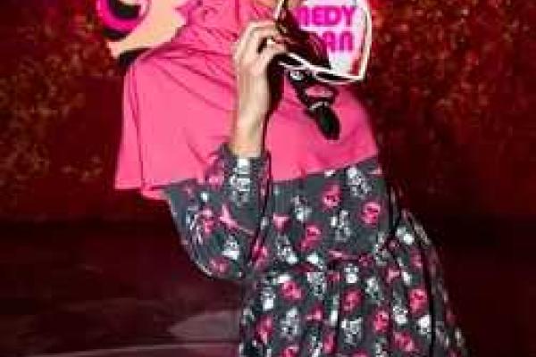 Звезда Comedy Woman потеряла слух из-за болезни