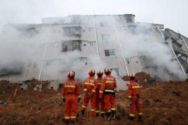Оползень в Китае: эвакуировано около 900 человек, более 40 - пропали без вести