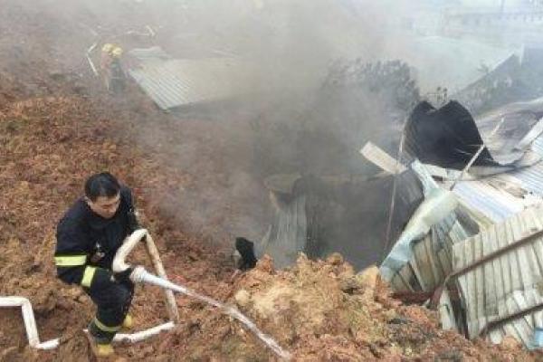 Оползень в Китае: эвакуировано около 900 человек, более 40 - пропали без вести