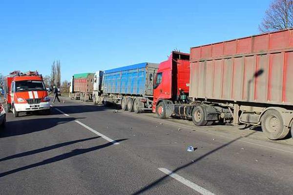 На Волыни в жутком ДТП мгновенно погибли четыре человека На Волыни в жутком ДТП мгновенно погибли четыре человека