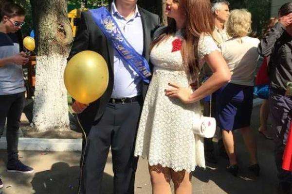 Певица Жасмин показала фанатам взрослого сына-красавца