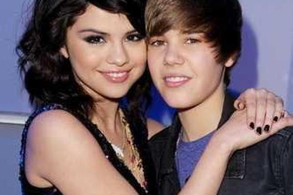 Джастин Бибер решил вернуться к давно покинутой возлюбленной