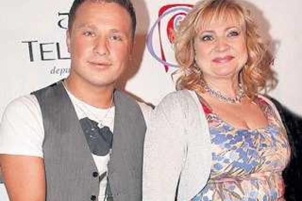 Звезда сериала "Интерны" показала подросшую дочь 