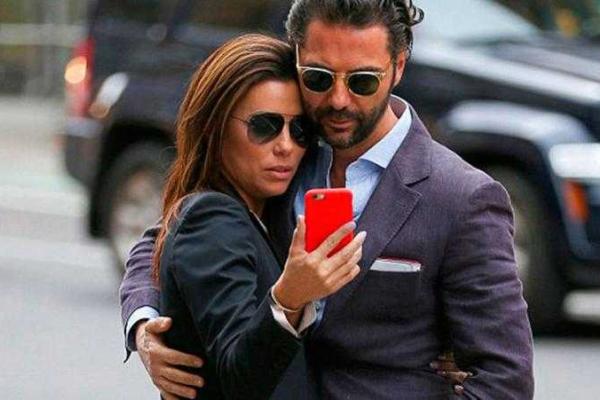 Актриса Ева Лонгория обручилась со своим возлюбленным Актриса Ева Лонгория обручилась со своим возлюбленным