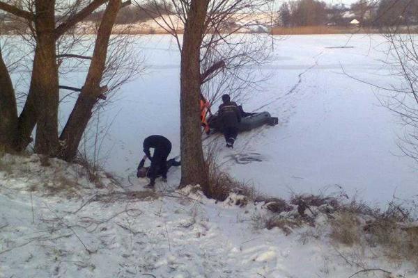 На Харьковщине, провалившись под лед, погиб 52-летний мужчина На Харьковщине, провалившись под лед, погиб 52-летний мужчина