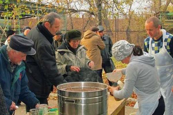Голод, нищета и "русский мир" оккупированного Луганска глазами журналиста