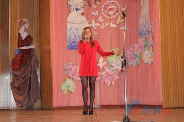 В Луганске провели конкурс красоты среди студенток вузов, техникумов и колледжей В Луганске провели конкурс красоты среди студенток вузов, техникумов и колледжей