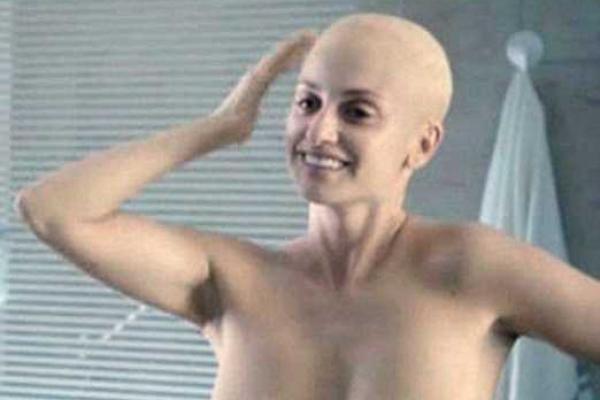 Актриса Пенелопа Крус ради роли сбрила свои роскошные волосы