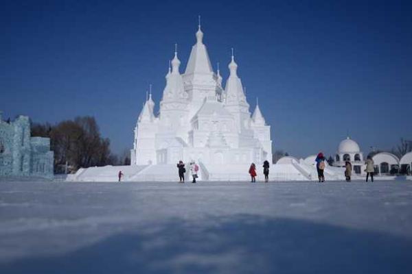 В Китае стартовал ежегодный фестиваль скульптур из снега и льда