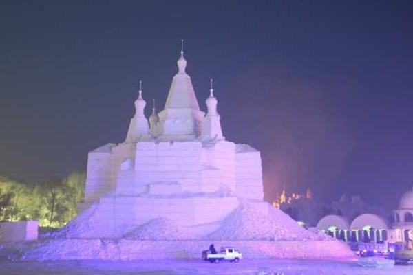 В Китае стартовал ежегодный фестиваль скульптур из снега и льда
