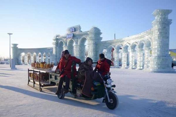 В Китае стартовал ежегодный фестиваль скульптур из снега и льда