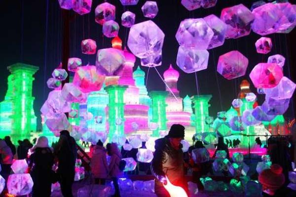 В Китае стартовал ежегодный фестиваль скульптур из снега и льда