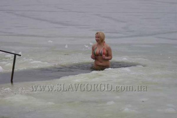 Фоторепортажи и видео с крещенских купаний в Украине и России