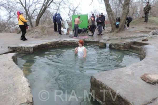 Фоторепортажи и видео с крещенских купаний в Украине и России
