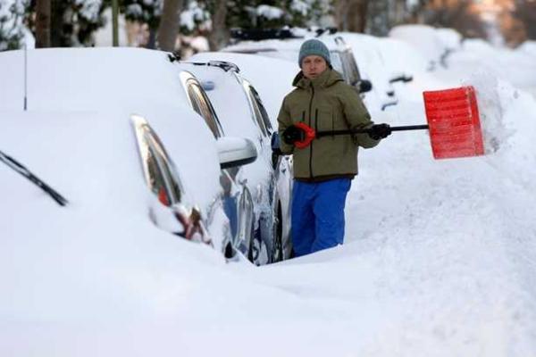 В США растет количество жертв невиданного снегопада