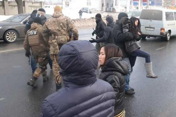 В Одессе произошла потасовка между иностранцами и сотрудниками спецназа: есть пострадавшие В Одессе произошла потасовка между иностранцами и сотрудниками спецназа: есть пострадавшие