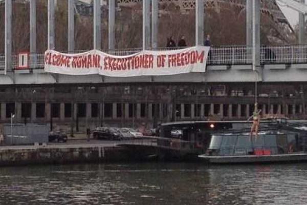 В Париже активистки "Femen" устроили Президенту Ирана "теплую" встречу