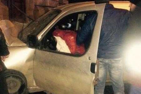Во Львове иномарка, летевшая по ночному городу, врезалась в здание Оперного театра Во Львове иномарка, летевшая по ночному городу, врезалась в здание Оперного театра