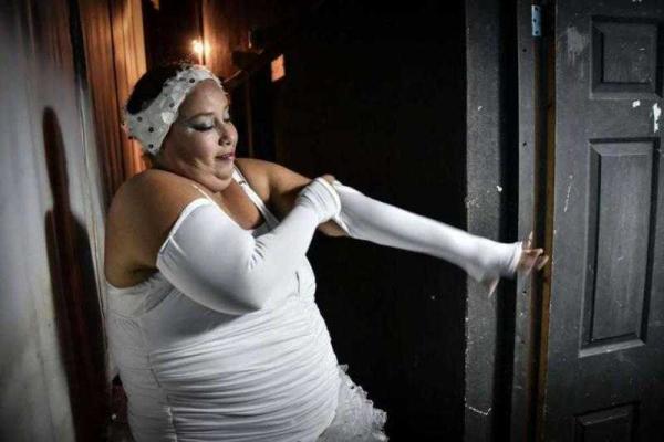 На Кубе балерины с пышными формами с успехом гастролируют с постановкой "Лебединое озеро"