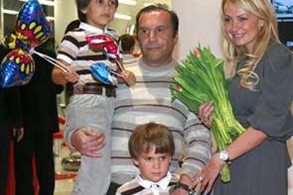 Экс-супруг Яны Рудковской досрочно вышел из тюрьмы