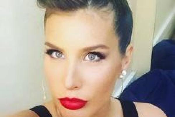 Поклонники Кети Топурия раскритиковали слишком большие силиконовые губы певицы