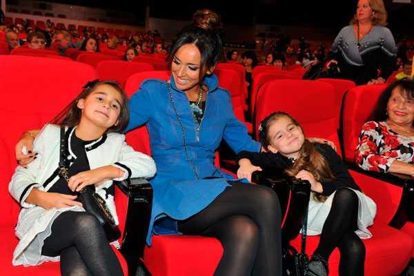 Певица Алсу выступила на большой сцене вместе с дочерьми