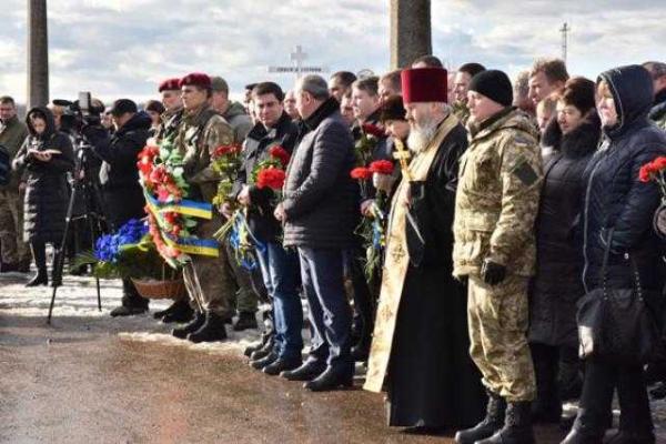На Донетчине состоялся реквием в память о погибших под обстрелом на блокпосту №5: "Я Волноваха" На Донетчине состоялся реквием в память о погибших под обстрелом на блокпосту №5: "Я Волноваха"