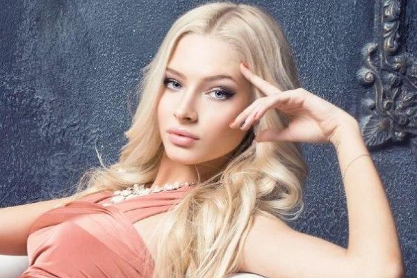 Модель Алена Шишкова боится стареть и решила остаться вечно молодой