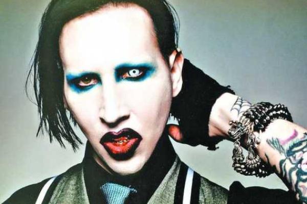 Скандально известный музыкант Мэрилин Мэнсон отмечает 47-летие