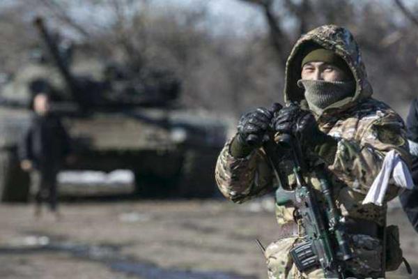 В столице Бурятии бьет фонтан из фекалий, соцсети юморят: Это вам послание от Будды за Донбасс. Видео