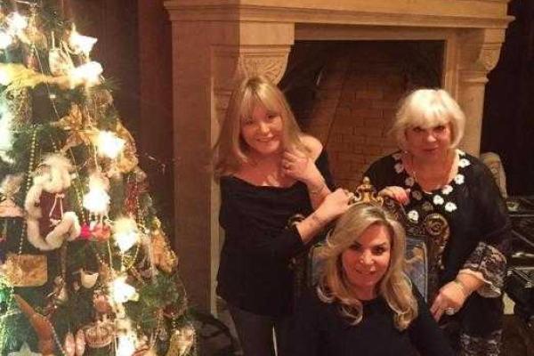 Поклонники Аллы Пугачевой в восторге от новой стрижки и стройных ног певицы