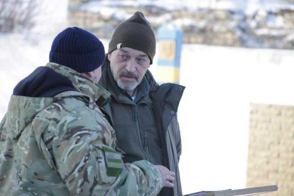 Глава Луганской ВГА побывал на позициях украинских пограничников на КПВВ "Меловое" Глава Луганской ВГА побывал на позициях украинских пограничников на КПВВ "Меловое"