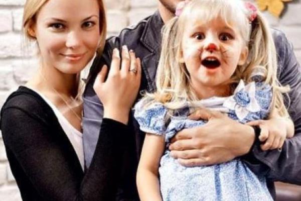 Актер Иван Жидков показал подросшую дочь Актер Иван Жидков показал подросшую дочь