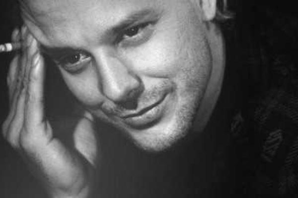 Поклонников Ани Лорак напугал Микки Рурк, обнимающий певицу