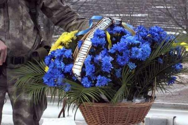 На Донетчине состоялся реквием в память о погибших под обстрелом на блокпосту №5: "Я Волноваха" На Донетчине состоялся реквием в память о погибших под обстрелом на блокпосту №5: "Я Волноваха"