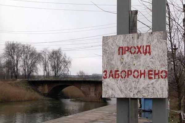 На Донетчине полицейских на блокпостах вооружили портативными видеорегистраторами