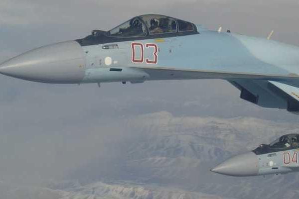 Россия направила в Сирию 4 новейших истребителя