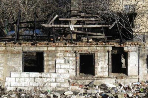 Власти Мариуполя проводят работу по передаче заброшенных домовладений в городскую собственность