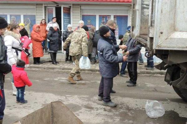 В зоне АТО восстановлено водоснабжение в селах вблизи линии соприкосновения В зоне АТО восстановлено водоснабжение в селах вблизи линии соприкосновения