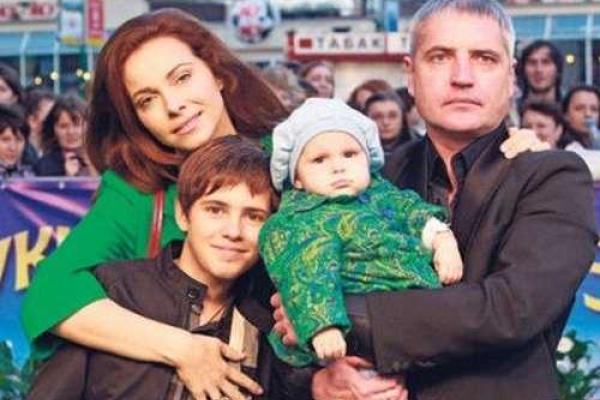 Актриса Екатерина Гусева ревнует мужа-бизнесмена к молодым красоткам