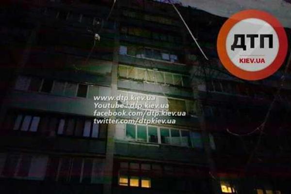 Житель Киева в пьяном угаре зарезал несовершеннолетнего племянника и выкинул его из окна 8-го этажа